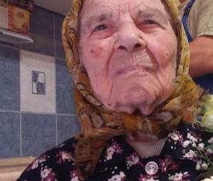 Anna néni 106 éve